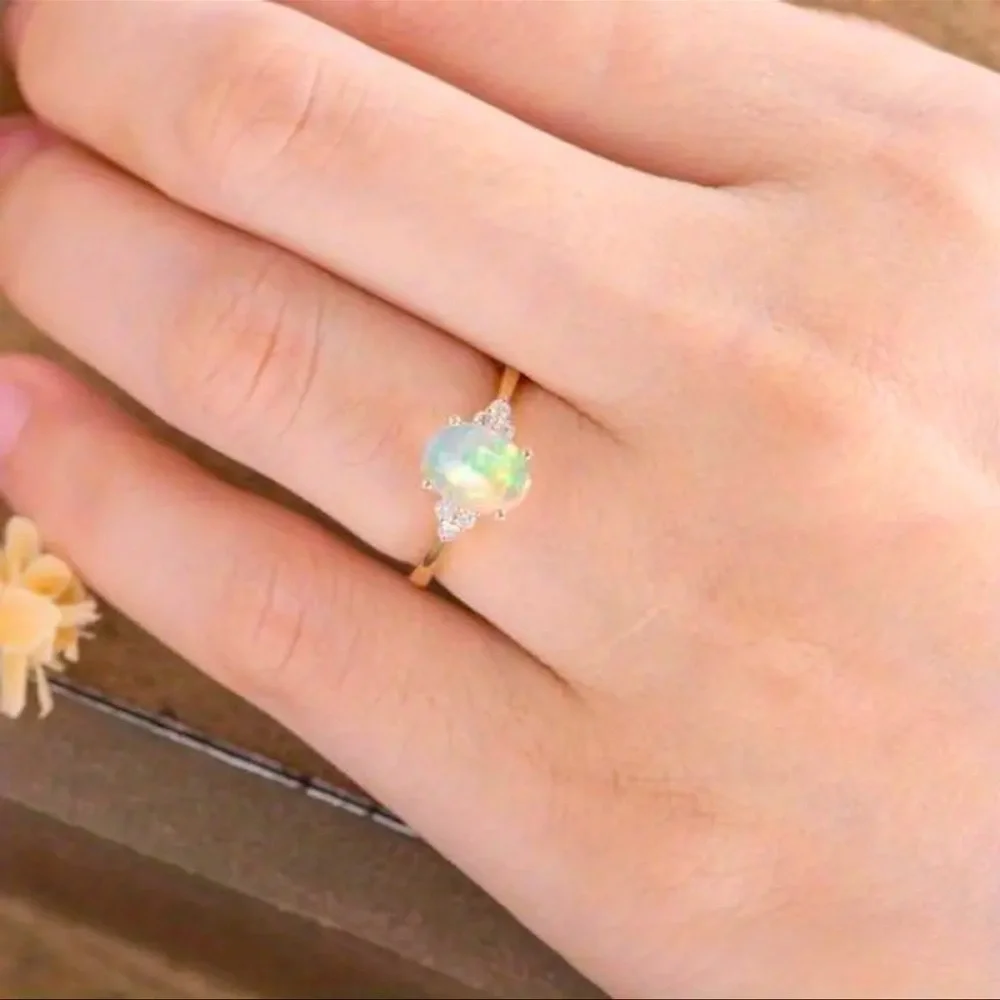 Vintage Oval Opal Gold Ring